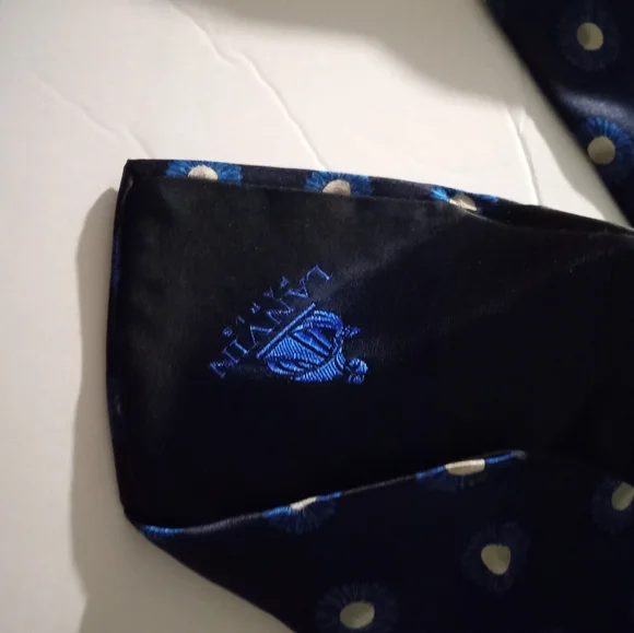 Lanvin Midnight and Blue Flower 100% Silk Tie - Picture 4 of 5